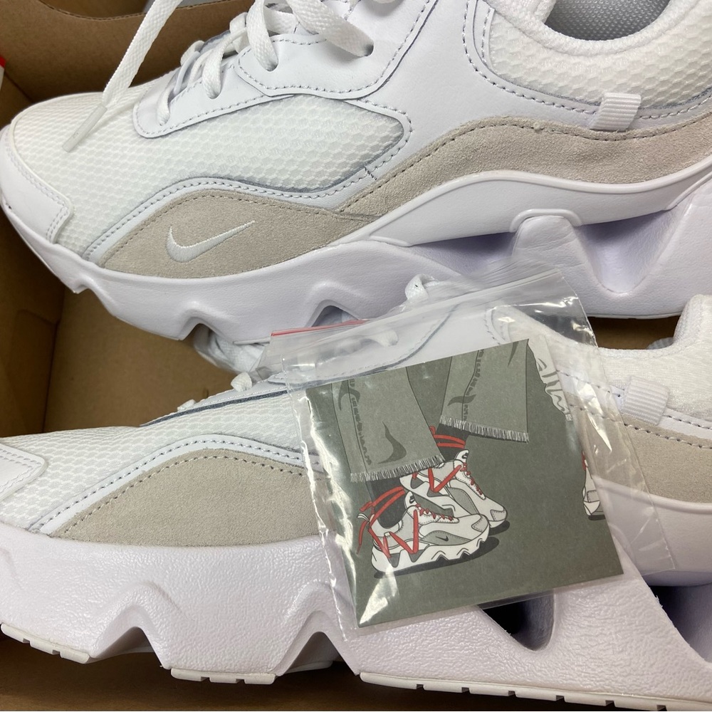 Nike Ryz tan/white size 8